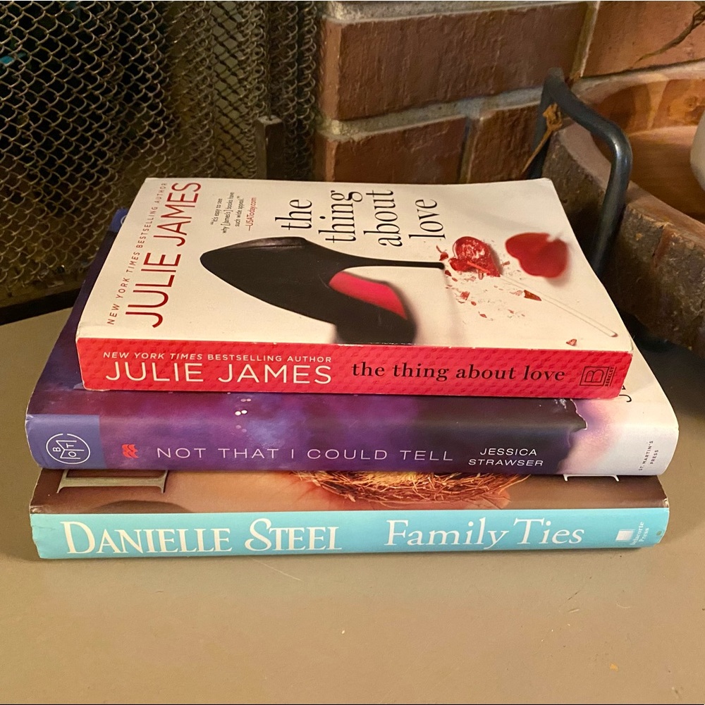 Book Bundle - Danielle Steele & More